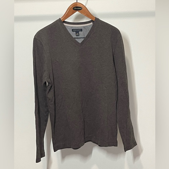 Banana Republic V neck sweater - Large - Picture 1 of 3